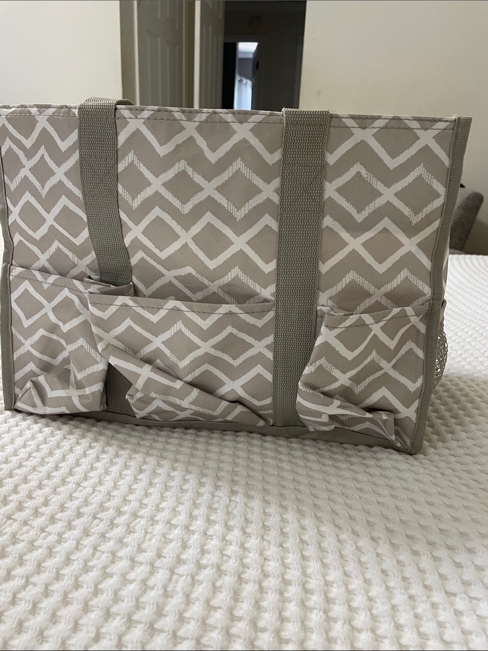 thirty-one Taupe and White Geometric Tote